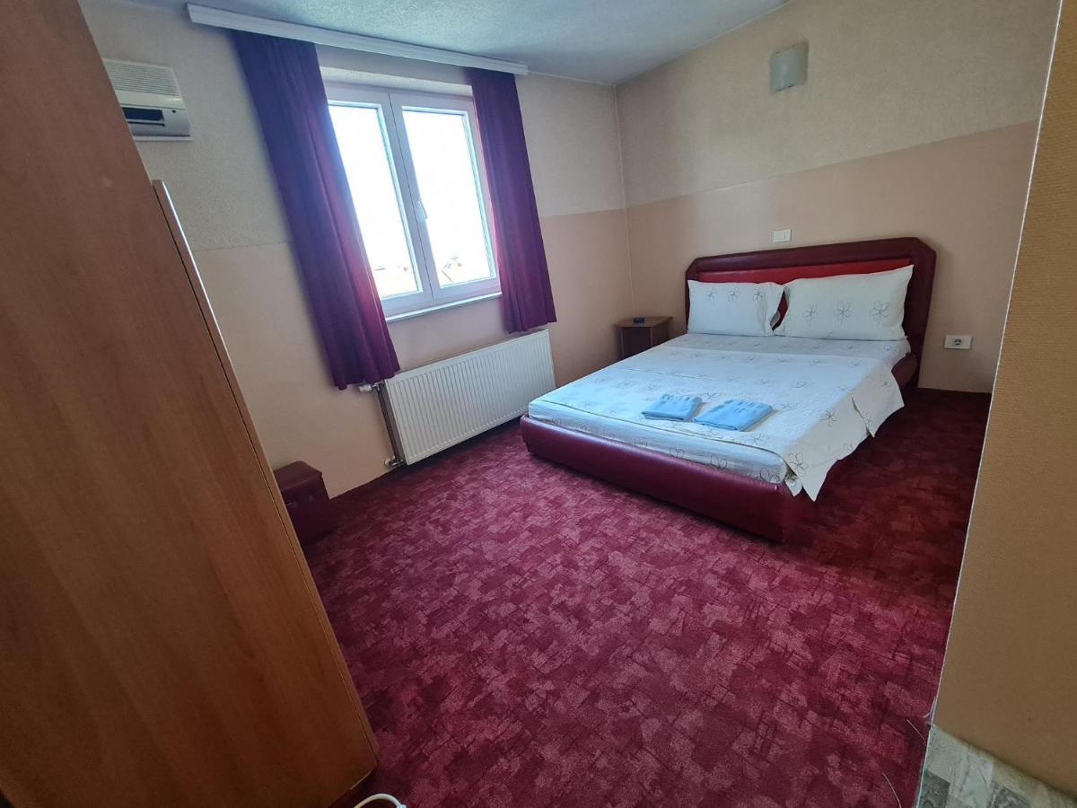 Holiday Ferizaj Exteriér fotografie